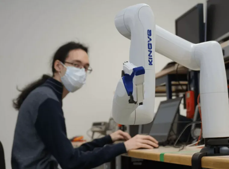 Compact footprint of Kinova Gen3 Lite robot