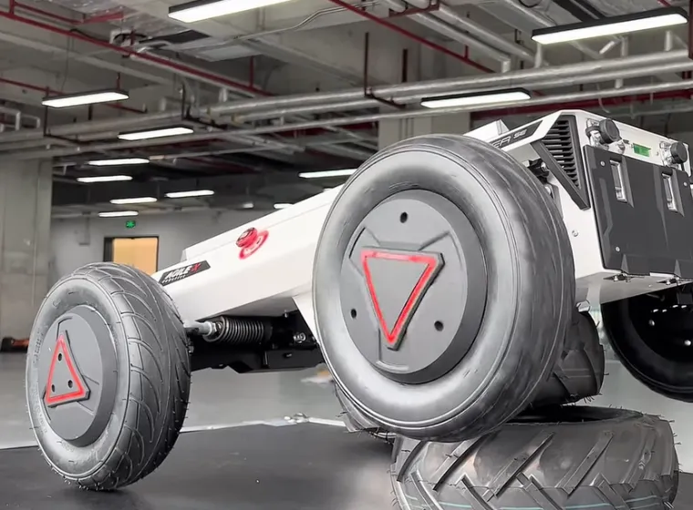 Front-angle view of AgileX HUNTER-SE mobile robot