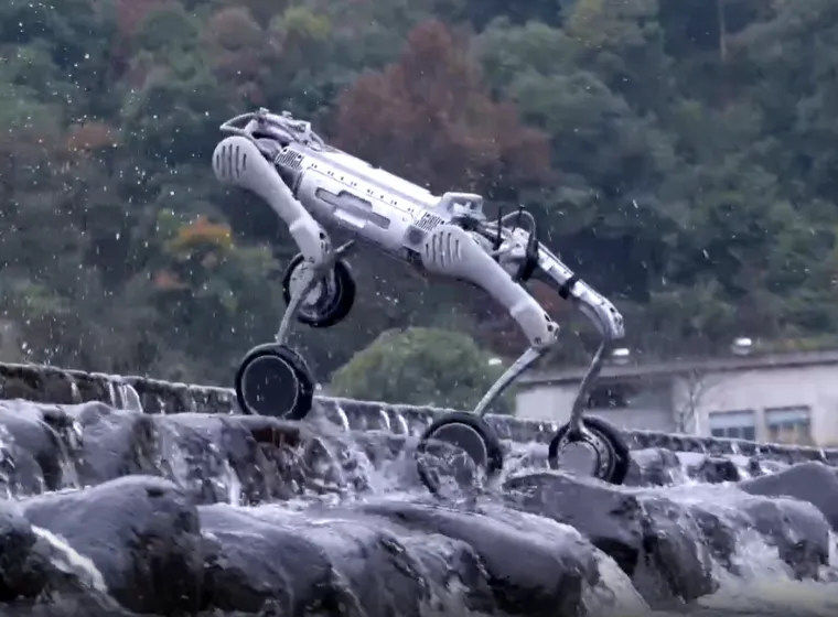 Unitree B2-W robot with robust construction for durability